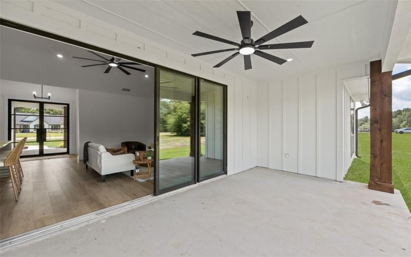 218 Canal Street, Corsicana, TX 75109, 5 Bedrooms Bedrooms, ,2 BathroomsBathrooms,Residential,For Sale,218 Canal Street,20976255