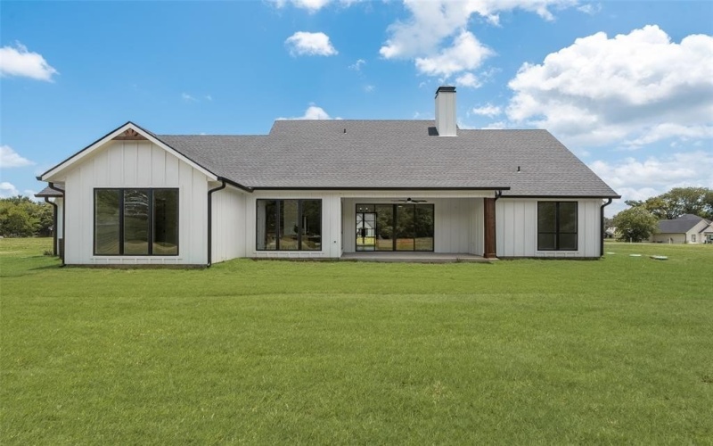 218 Canal Street, Corsicana, TX 75109, 5 Bedrooms Bedrooms, ,2 BathroomsBathrooms,Residential,For Sale,218 Canal Street,20976255