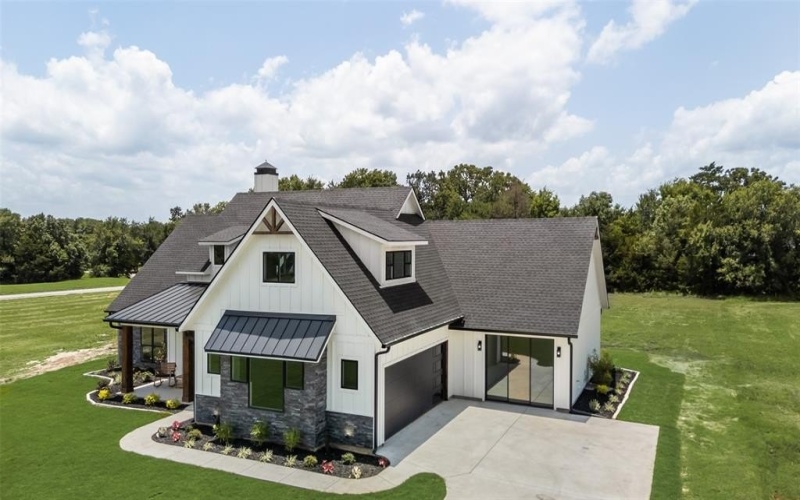 218 Canal Street, Corsicana, TX 75109, 5 Bedrooms Bedrooms, ,2 BathroomsBathrooms,Residential,For Sale,218 Canal Street,20976255