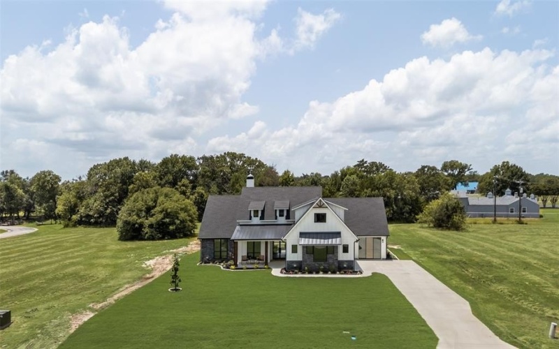 218 Canal Street, Corsicana, TX 75109, 5 Bedrooms Bedrooms, ,2 BathroomsBathrooms,Residential,For Sale,218 Canal Street,20976255