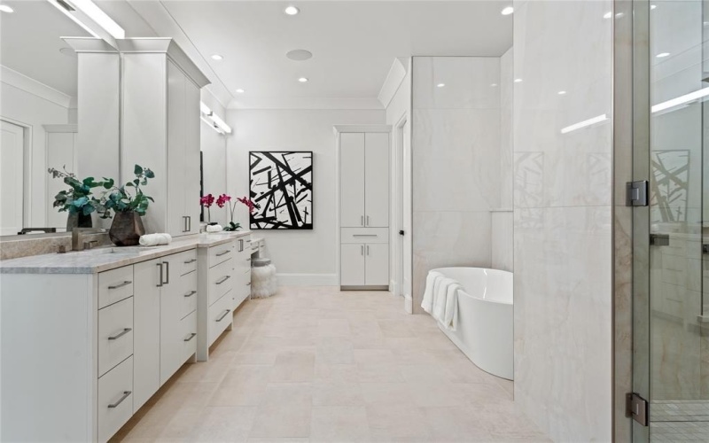 5919 Westgrove Drive, Dallas, TX 75248, 5 Bedrooms Bedrooms, ,6 BathroomsBathrooms,Residential,For Sale,5919 Westgrove Drive,20976391