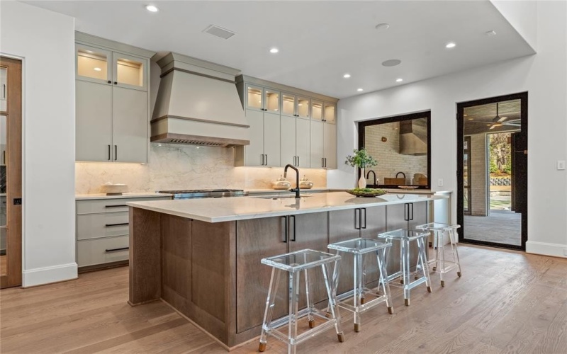 5919 Westgrove Drive, Dallas, TX 75248, 5 Bedrooms Bedrooms, ,6 BathroomsBathrooms,Residential,For Sale,5919 Westgrove Drive,20976391
