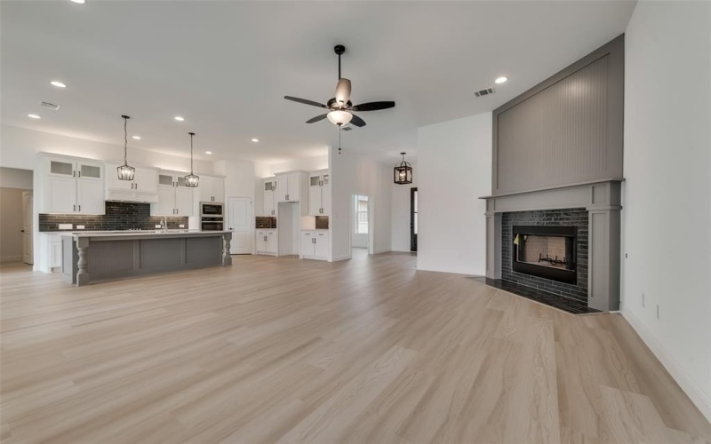 1117 Barrix Drive, Forney, TX 75126, 4 Bedrooms Bedrooms, ,3 BathroomsBathrooms,Residential,For Sale,1117 Barrix Drive,20976646