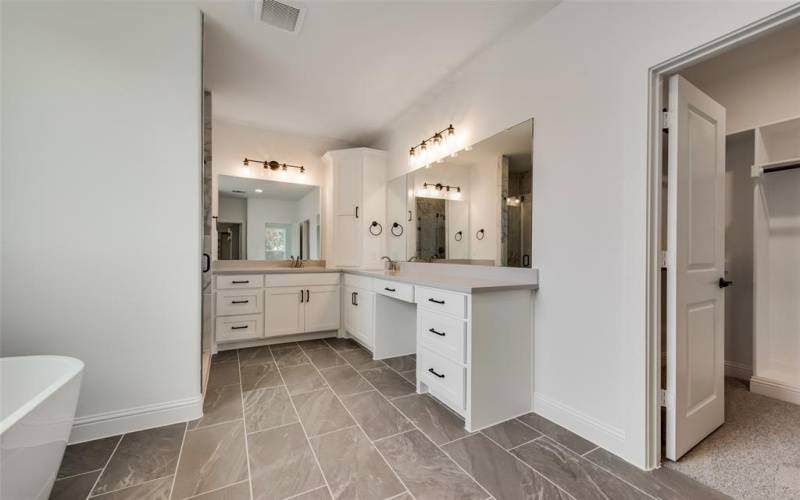1117 Barrix Drive, Forney, TX 75126, 4 Bedrooms Bedrooms, ,3 BathroomsBathrooms,Residential,For Sale,1117 Barrix Drive,20976646
