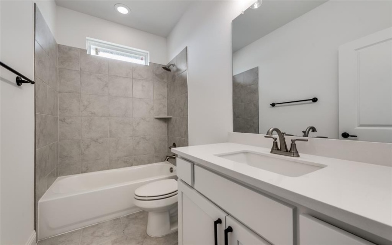 1117 Barrix Drive, Forney, TX 75126, 4 Bedrooms Bedrooms, ,3 BathroomsBathrooms,Residential,For Sale,1117 Barrix Drive,20976646