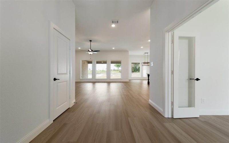 1117 Barrix Drive, Forney, TX 75126, 4 Bedrooms Bedrooms, ,3 BathroomsBathrooms,Residential,For Sale,1117 Barrix Drive,20976646