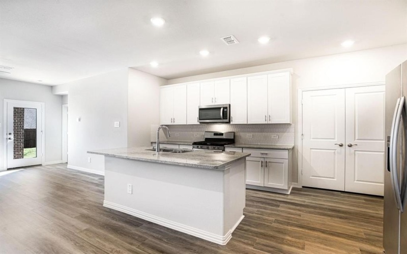 4012 Sandstone Drive, McKinney, TX 75071, 4 Bedrooms Bedrooms, ,2 BathroomsBathrooms,Residential Lease,For Rent,4012 Sandstone Drive,20976844