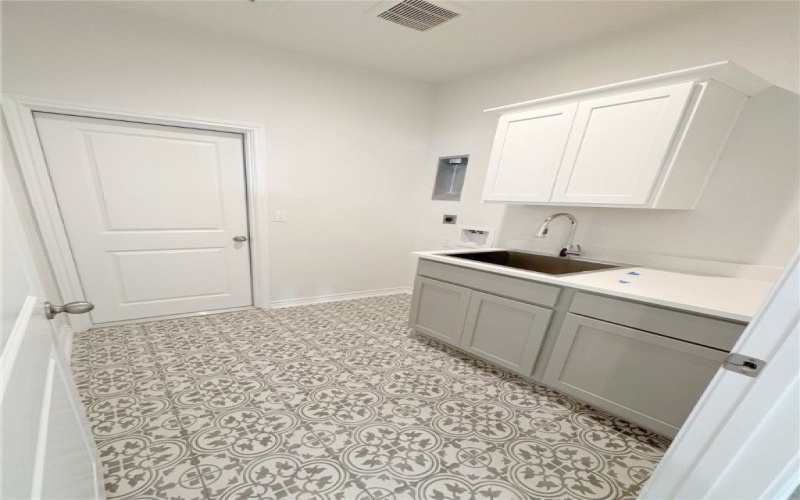 2550 Las Estrellas Street, Corpus Christi, TX 78414, 4 Bedrooms Bedrooms, ,3 BathroomsBathrooms,Residential,For Sale,2550 Las Estrellas Street,450165