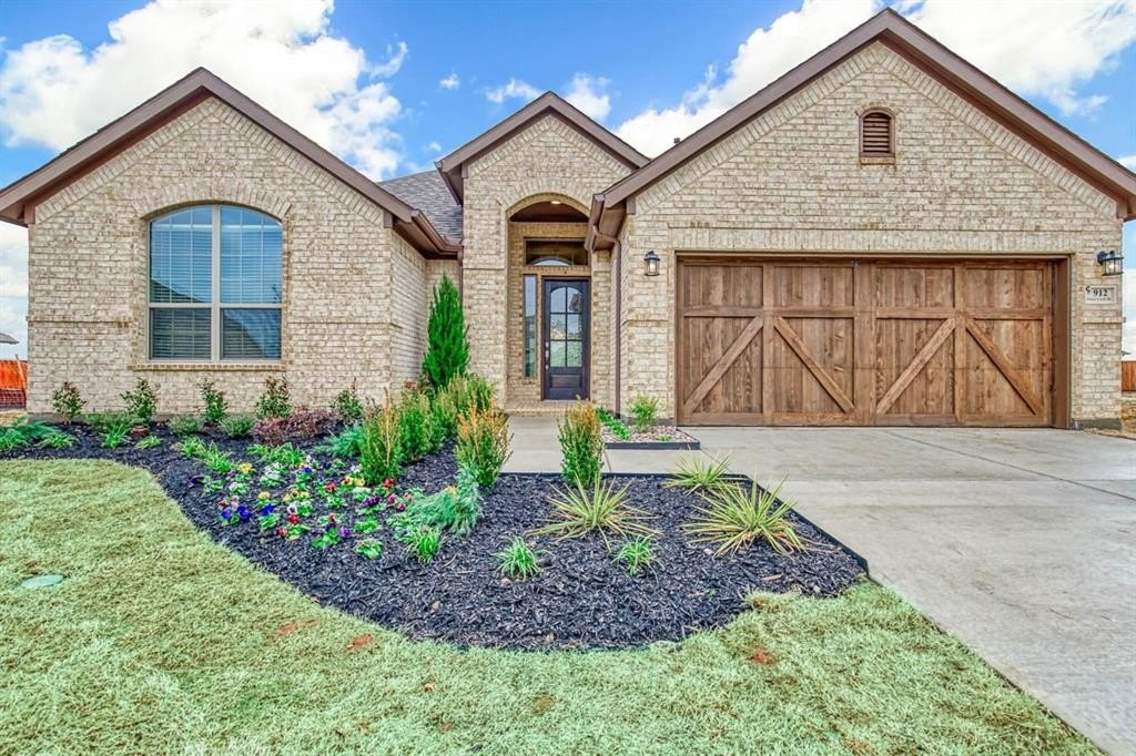216 SW Bee Balm Road, McKinney, TX 75071, 3 Bedrooms Bedrooms, ,2 BathroomsBathrooms,Residential,For Sale,216 SW Bee Balm Road,20977022