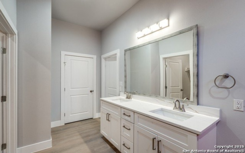 455 S Hackberry, New Braunfels, TX 78130, 3 Bedrooms Bedrooms, ,2 BathroomsBathrooms,Residential,For Sale,455 S Hackberry,1877705