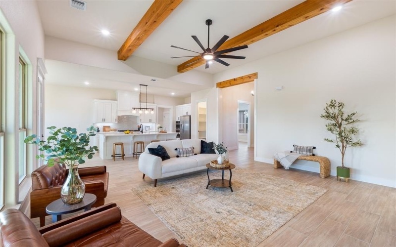 2516 Birchwood Drive, Granbury, TX 76049, 4 Bedrooms Bedrooms, ,3 BathroomsBathrooms,Residential,For Sale,2516 Birchwood Drive,20967001
