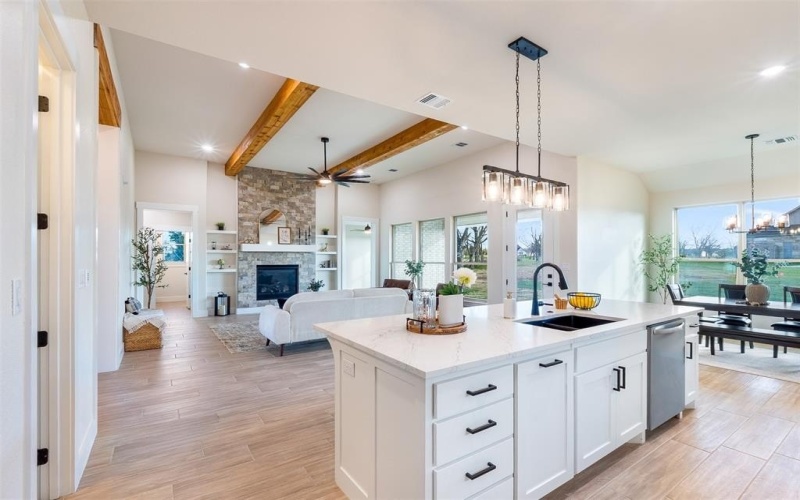 2516 Birchwood Drive, Granbury, TX 76049, 4 Bedrooms Bedrooms, ,3 BathroomsBathrooms,Residential,For Sale,2516 Birchwood Drive,20967001