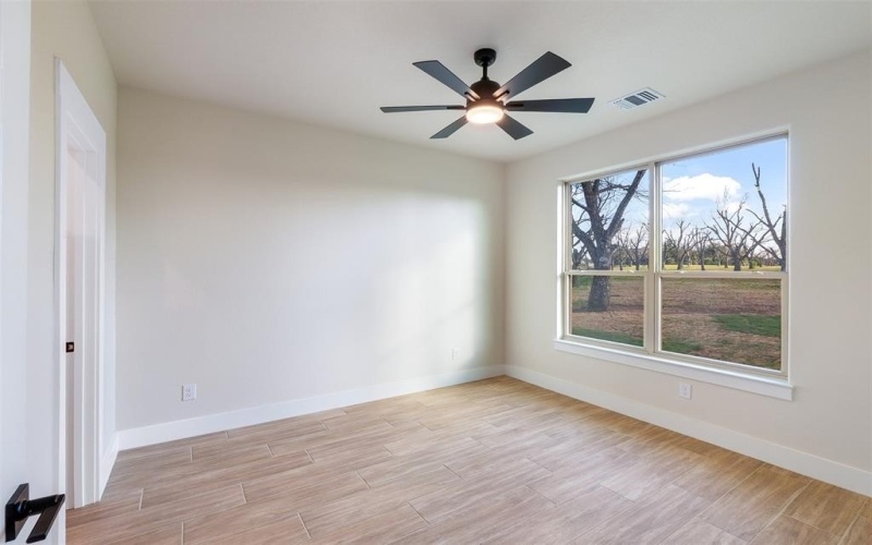 2516 Birchwood Drive, Granbury, TX 76049, 4 Bedrooms Bedrooms, ,3 BathroomsBathrooms,Residential,For Sale,2516 Birchwood Drive,20967001