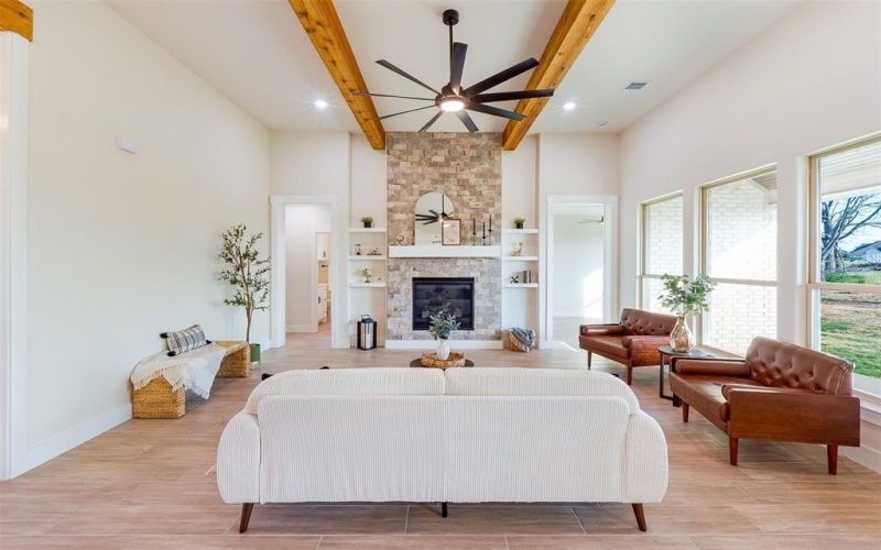 2516 Birchwood Drive, Granbury, TX 76049, 4 Bedrooms Bedrooms, ,3 BathroomsBathrooms,Residential,For Sale,2516 Birchwood Drive,20967001