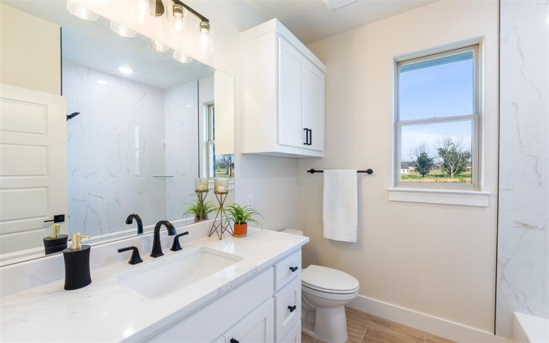 2516 Birchwood Drive, Granbury, TX 76049, 4 Bedrooms Bedrooms, ,3 BathroomsBathrooms,Residential,For Sale,2516 Birchwood Drive,20967001