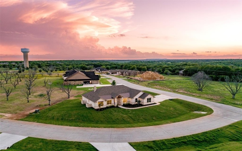 2516 Birchwood Drive, Granbury, TX 76049, 4 Bedrooms Bedrooms, ,3 BathroomsBathrooms,Residential,For Sale,2516 Birchwood Drive,20967001