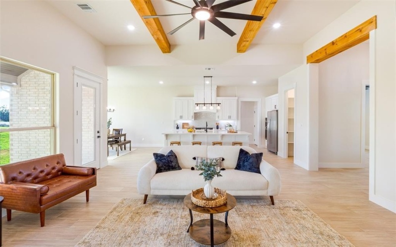 2516 Birchwood Drive, Granbury, TX 76049, 4 Bedrooms Bedrooms, ,3 BathroomsBathrooms,Residential,For Sale,2516 Birchwood Drive,20967001