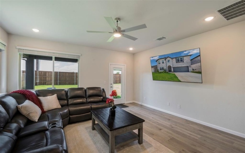 1500 Laurel Avenue, Aubrey, TX 76227, 5 Bedrooms Bedrooms, ,3 BathroomsBathrooms,Residential,For Sale,1500 Laurel Avenue,20974705