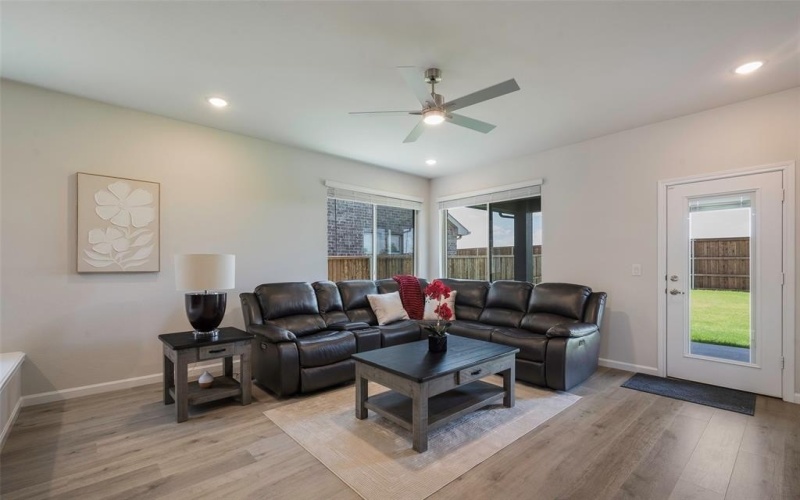 1500 Laurel Avenue, Aubrey, TX 76227, 5 Bedrooms Bedrooms, ,3 BathroomsBathrooms,Residential,For Sale,1500 Laurel Avenue,20974705