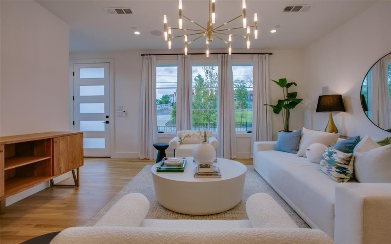 7207 Gaston Avenue #504, Dallas, TX 75206, 2 Bedrooms Bedrooms, ,2 BathroomsBathrooms,Residential,For Sale,7207 Gaston Avenue,20977275