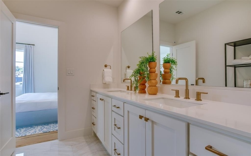 7207 Gaston Avenue #504, Dallas, TX 75206, 2 Bedrooms Bedrooms, ,2 BathroomsBathrooms,Residential,For Sale,7207 Gaston Avenue,20977275