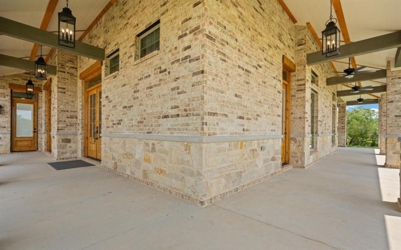 2516 Mosley Court, Cedar Hill, TX 75104, 5 Bedrooms Bedrooms, ,5 BathroomsBathrooms,Residential,For Sale,2516 Mosley Court,20977318