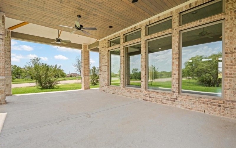 2516 Mosley Court, Cedar Hill, TX 75104, 5 Bedrooms Bedrooms, ,5 BathroomsBathrooms,Residential,For Sale,2516 Mosley Court,20977318