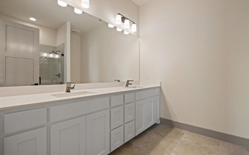 2516 Mosley Court, Cedar Hill, TX 75104, 5 Bedrooms Bedrooms, ,5 BathroomsBathrooms,Residential,For Sale,2516 Mosley Court,20977318
