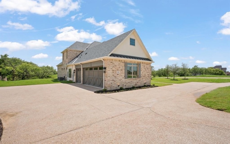 2516 Mosley Court, Cedar Hill, TX 75104, 5 Bedrooms Bedrooms, ,5 BathroomsBathrooms,Residential,For Sale,2516 Mosley Court,20977318