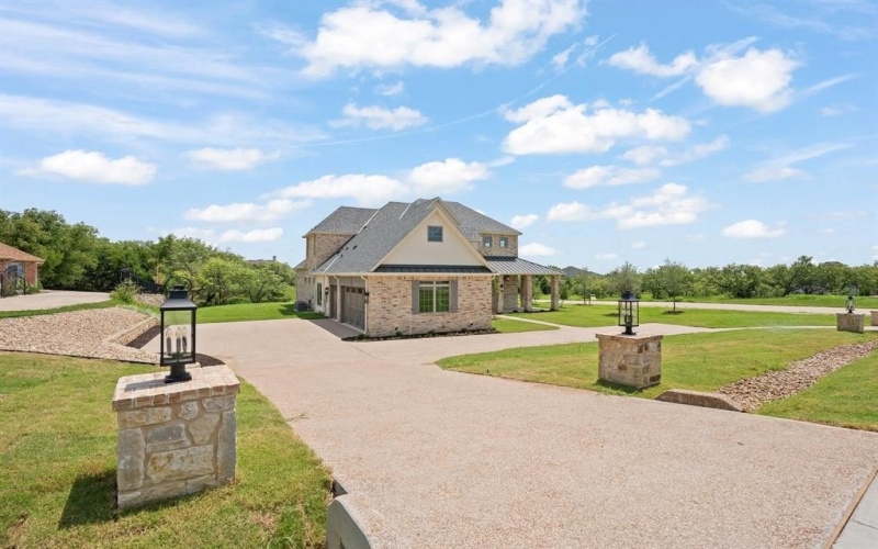 2516 Mosley Court, Cedar Hill, TX 75104, 5 Bedrooms Bedrooms, ,5 BathroomsBathrooms,Residential,For Sale,2516 Mosley Court,20977318