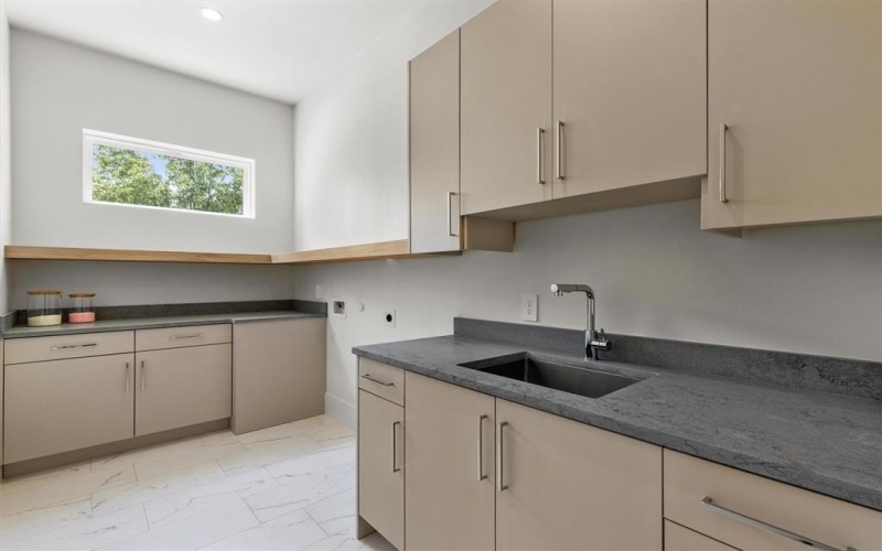 3820 Beechwood Lane, Dallas, TX 75220, 5 Bedrooms Bedrooms, ,6 BathroomsBathrooms,Residential,For Sale,3820 Beechwood Lane,20977321
