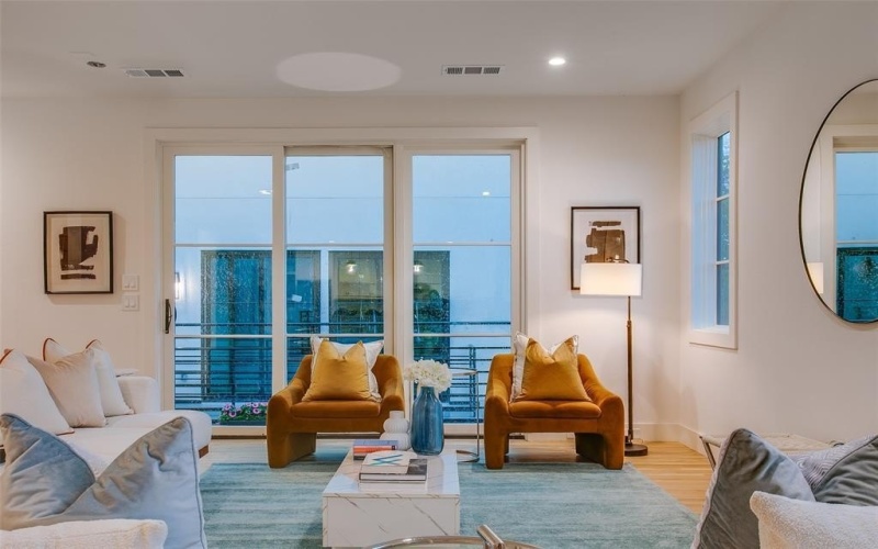 7207 Gaston Avenue #1005, Dallas, TX 75206, 2 Bedrooms Bedrooms, ,2 BathroomsBathrooms,Residential,For Sale,7207 Gaston Avenue,20977371