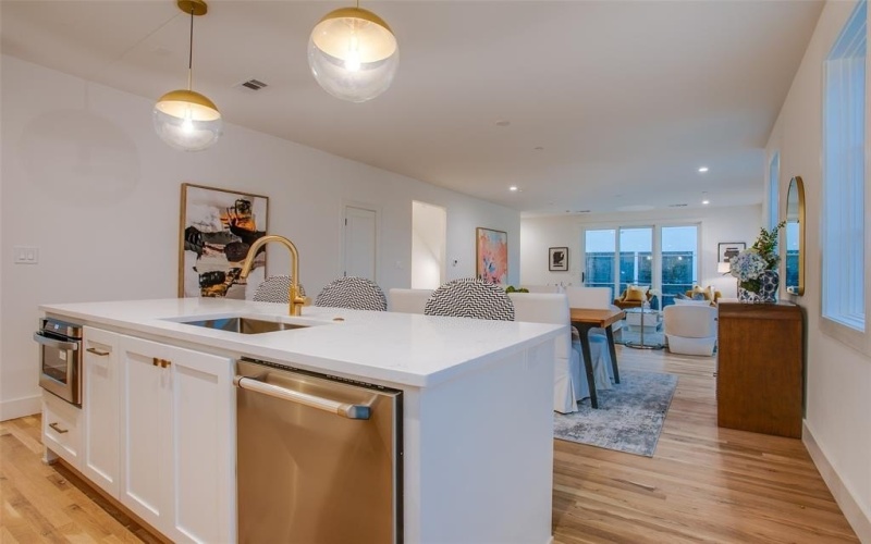 7207 Gaston Avenue #1005, Dallas, TX 75206, 2 Bedrooms Bedrooms, ,2 BathroomsBathrooms,Residential,For Sale,7207 Gaston Avenue,20977371