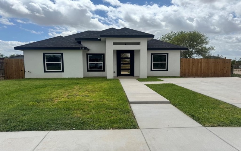 325 Zaragoza Drive, Eagle Pass, TX 78852, 3 Bedrooms Bedrooms, ,2 BathroomsBathrooms,Residential,For Sale,325 Zaragoza Drive,81377