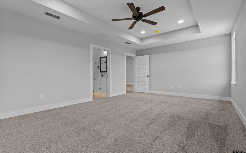16409 Crossing Circle, Lindale, TX 75771, 3 Bedrooms Bedrooms, ,2 BathroomsBathrooms,Residential,For Sale,16409 Crossing Circle,25009509