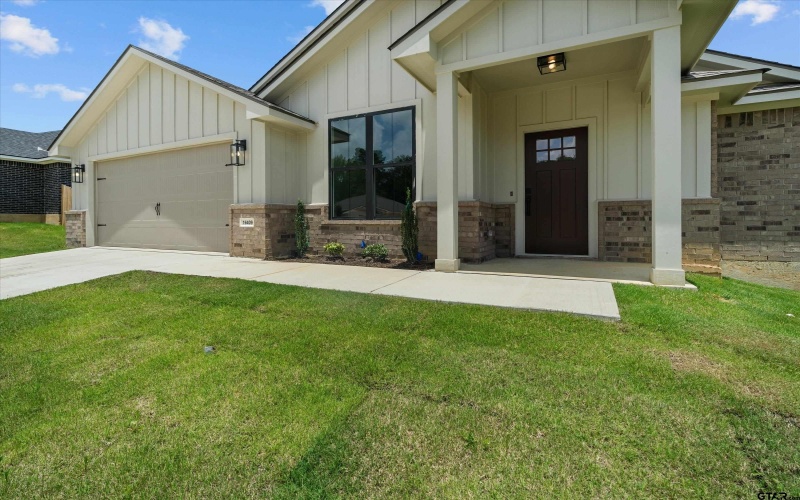 16409 Crossing Circle, Lindale, TX 75771, 3 Bedrooms Bedrooms, ,2 BathroomsBathrooms,Residential,For Sale,16409 Crossing Circle,25009509