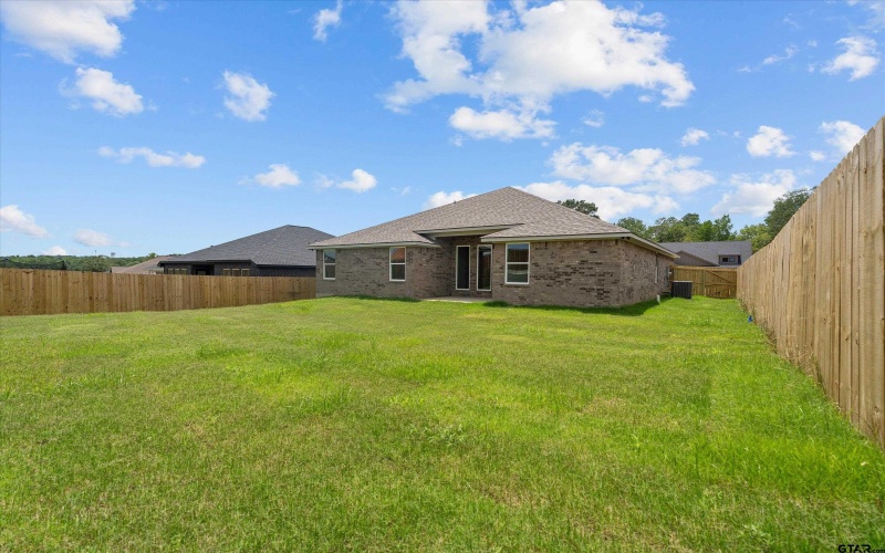 16409 Crossing Circle, Lindale, TX 75771, 3 Bedrooms Bedrooms, ,2 BathroomsBathrooms,Residential,For Sale,16409 Crossing Circle,25009509