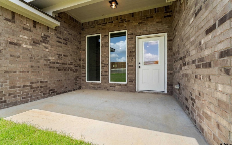 16409 Crossing Circle, Lindale, TX 75771, 3 Bedrooms Bedrooms, ,2 BathroomsBathrooms,Residential,For Sale,16409 Crossing Circle,25009509