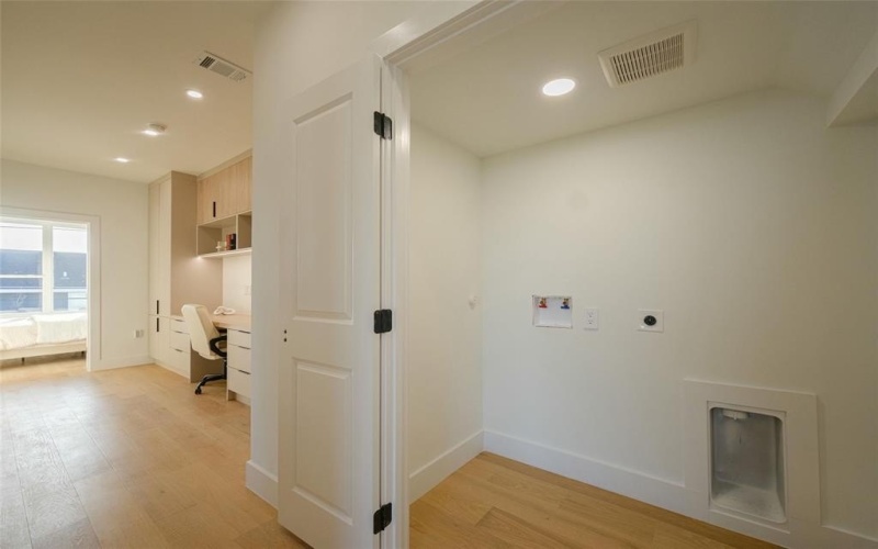 6529 Victoria, Dallas, TX 75209, 4 Bedrooms Bedrooms, ,3 BathroomsBathrooms,Residential,For Sale,6529 Victoria,20977697