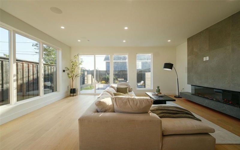6529 Victoria, Dallas, TX 75209, 4 Bedrooms Bedrooms, ,3 BathroomsBathrooms,Residential,For Sale,6529 Victoria,20977697