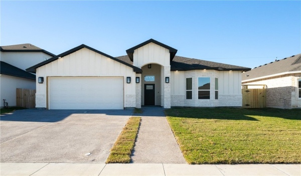 4133 Azali Drive, Corpus Christi, TX 78414, 4 Habitaciones Habitaciones , ,3 BañosBaños,Residential,En Venta,4133 Azali Drive,450929