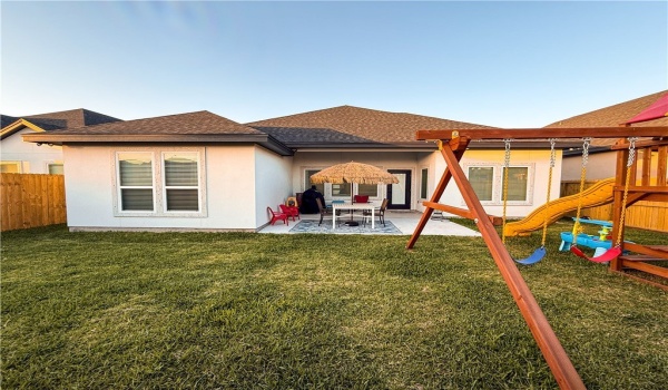 7717 Roman Drive, Corpus Christi, TX 78414, 4 Habitaciones Habitaciones , ,3 BañosBaños,Residential,En Venta,7717 Roman Drive,457284