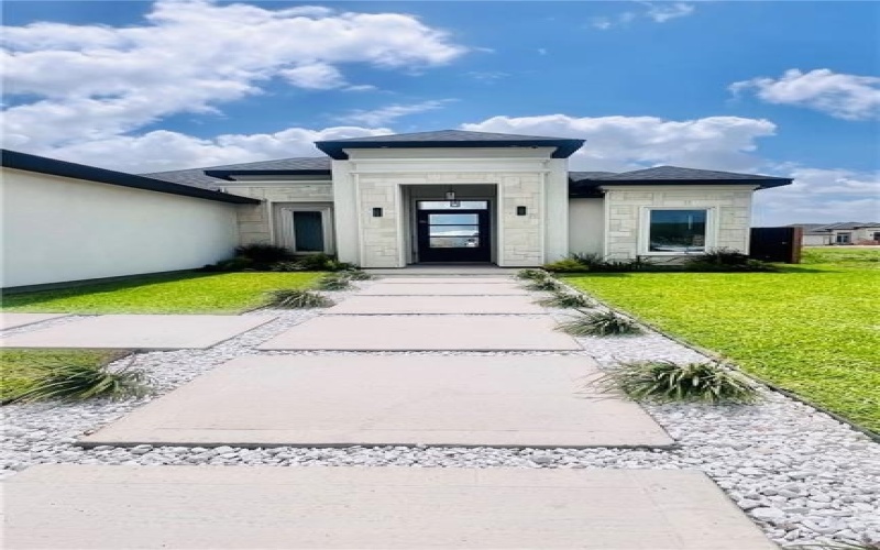 8104 N 51st Street N, McAllen, TX 78504, 3 Bedrooms Bedrooms, ,3 BathroomsBathrooms,Residential,For Sale,8104 N 51st Street N,474356