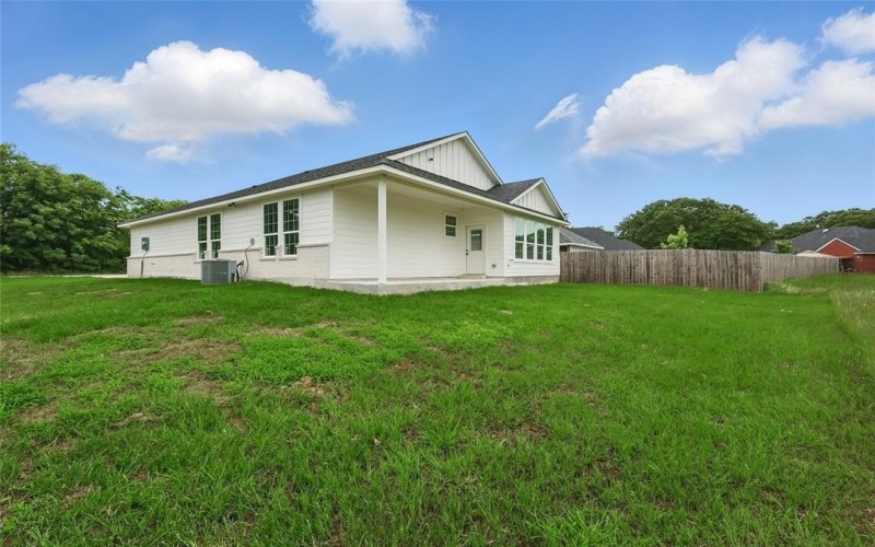 713 Hillburn, West Tawakoni, TX 75474, 3 Bedrooms Bedrooms, ,2 BathroomsBathrooms,Residential,For Sale,713 Hillburn,20958267