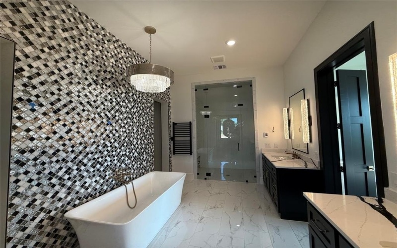 3023 Southern Rise Court, Granbury, TX 76049, 5 Bedrooms Bedrooms, ,7 BathroomsBathrooms,Residential,For Sale,3023 Southern Rise Court,20974731