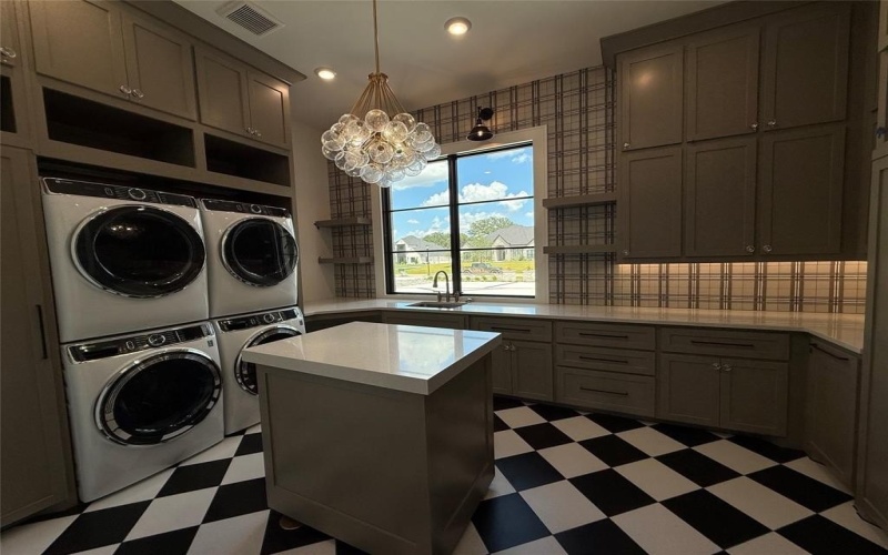 3023 Southern Rise Court, Granbury, TX 76049, 5 Bedrooms Bedrooms, ,7 BathroomsBathrooms,Residential,For Sale,3023 Southern Rise Court,20974731