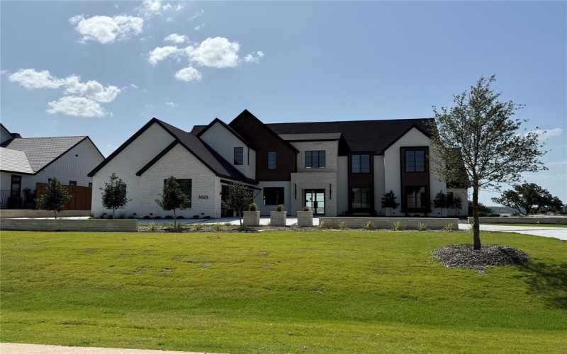 3023 Southern Rise Court, Granbury, TX 76049, 5 Bedrooms Bedrooms, ,7 BathroomsBathrooms,Residential,For Sale,3023 Southern Rise Court,20974731