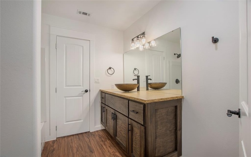 7631 Double Bridge Road, Mabank, TX 75156, 4 Habitaciones Habitaciones , ,2 BañosBaños,Residential,En Venta,7631 Double Bridge Road,20978143