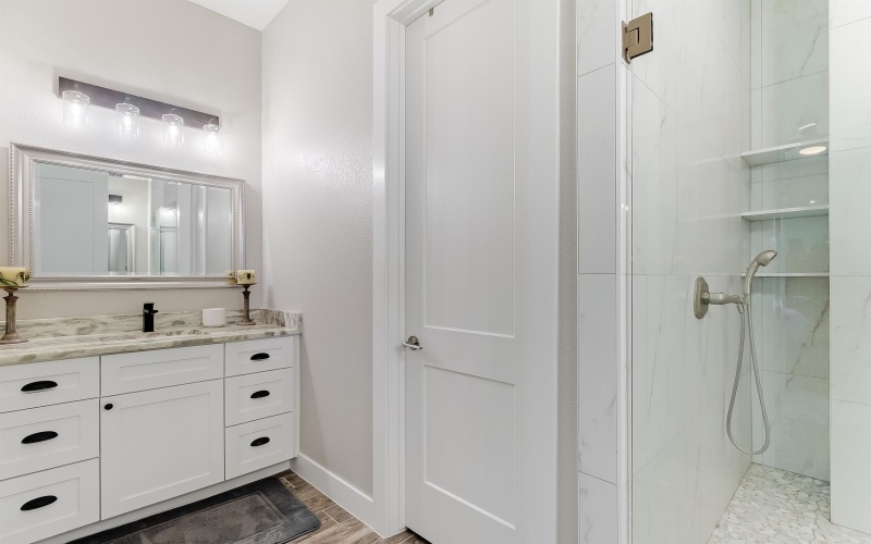 317 Parallel Circle, Horseshoe Bay, TX 78657, 2 Bedrooms Bedrooms, ,2 BathroomsBathrooms,Residential,For Sale,317 Parallel Circle,173983