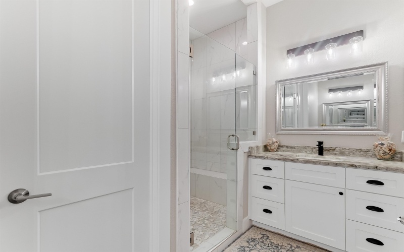 317 Parallel Circle, Horseshoe Bay, TX 78657, 2 Bedrooms Bedrooms, ,2 BathroomsBathrooms,Residential,For Sale,317 Parallel Circle,173983